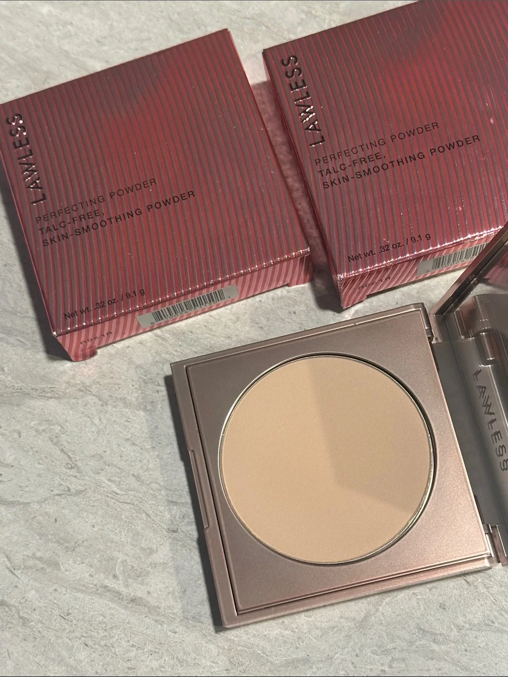 2 LAWLESS Perfecting Powder